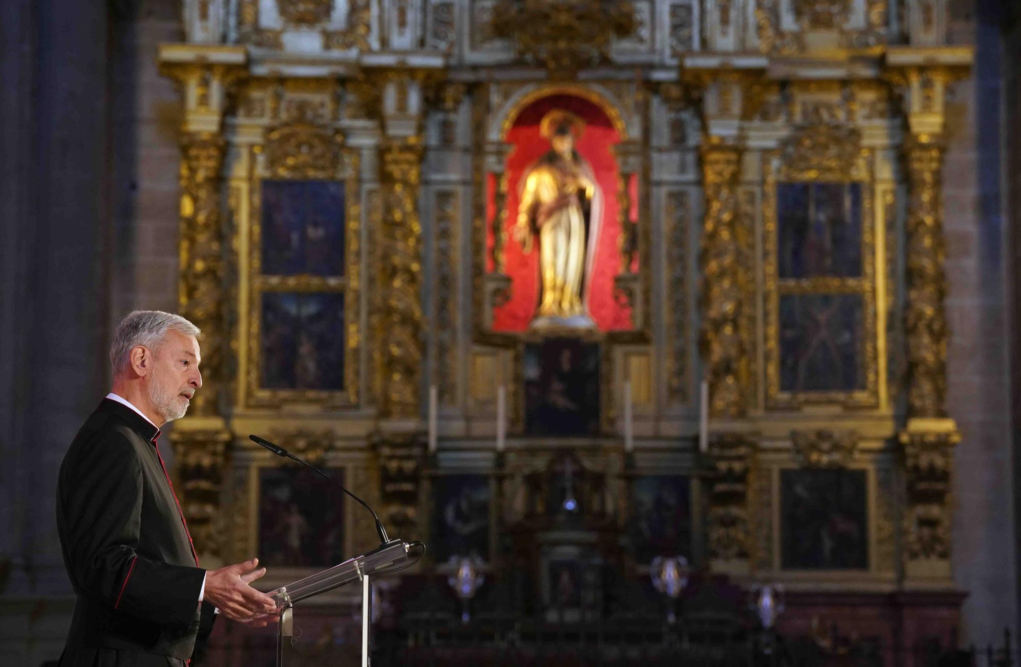 Comienzan oficialmente los trabajos para construir el nuevo tejado para la Catedral de Málaga.