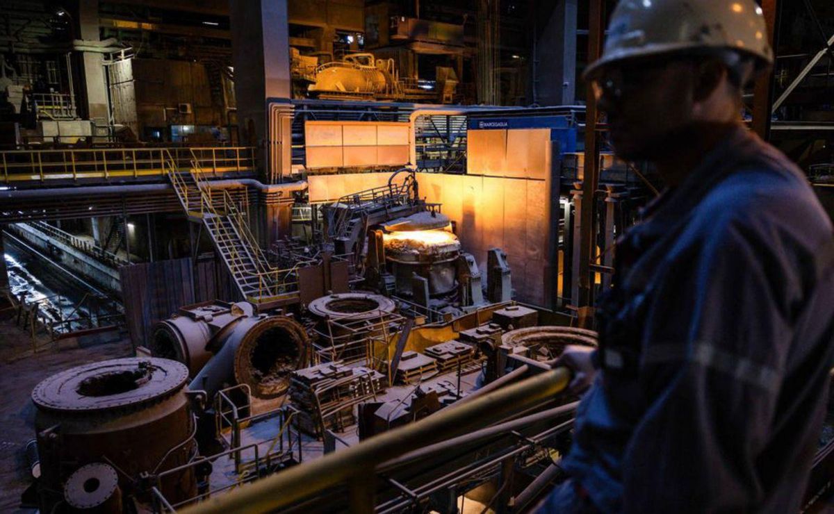 Brussel·les planteja imposar aranzels del 50% a l’acer