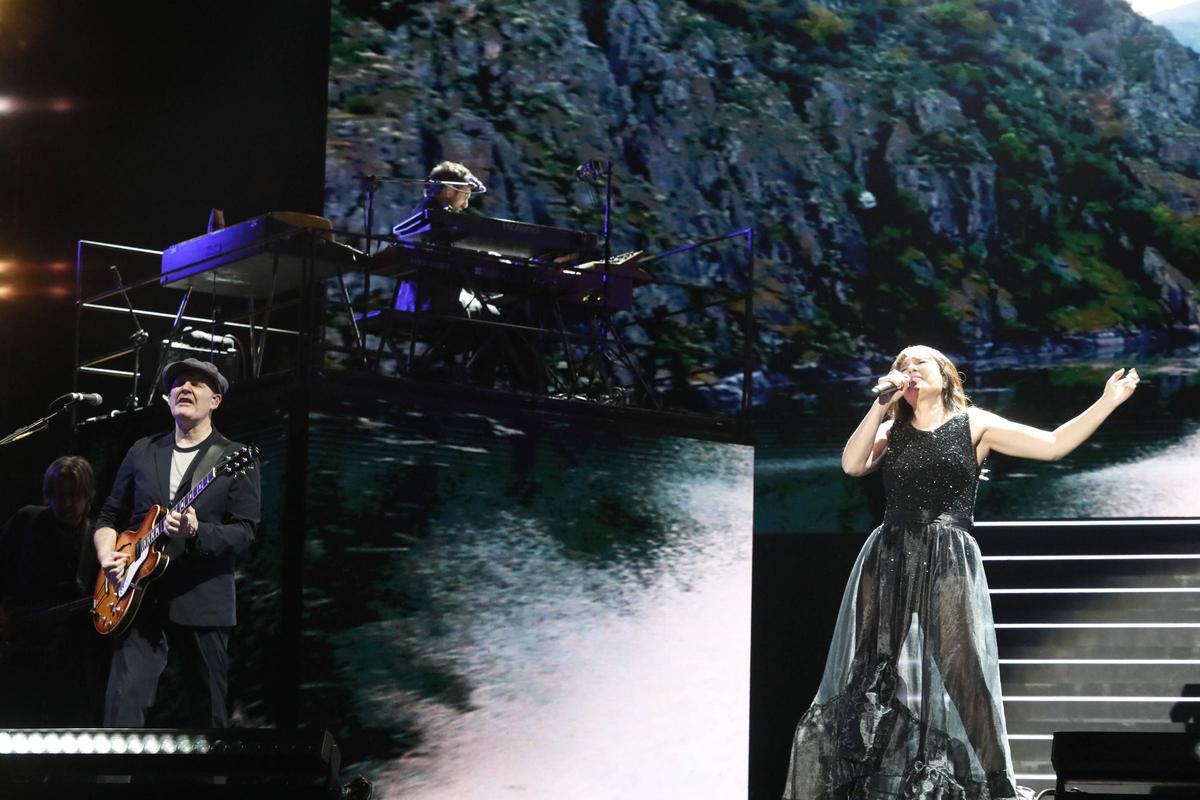 EN IMÁGENES: El multitudinario concierto de Amaral en Avilés, 27 años después