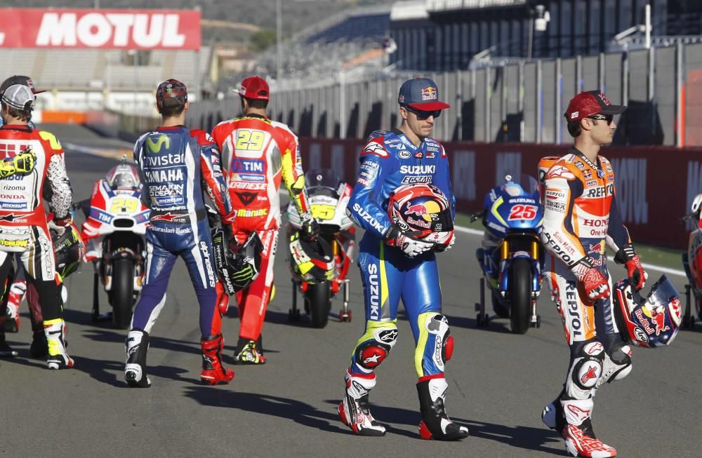 Así se hizo la foto de los nueve gandadores de la temporada en #MotoGP