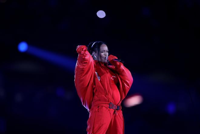 Así ha sido la espectacular actuación de Rihanna en la Super Bowl