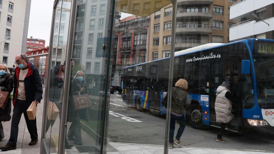 “Ampliar servicios conlleva múltiples costes”, advierten los conductores del bus interurbano de Avilés