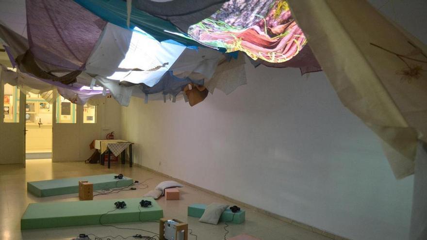 El techo que late en Pontevedra: cien miradas de Belas Artes para ver tumbados en el suelo