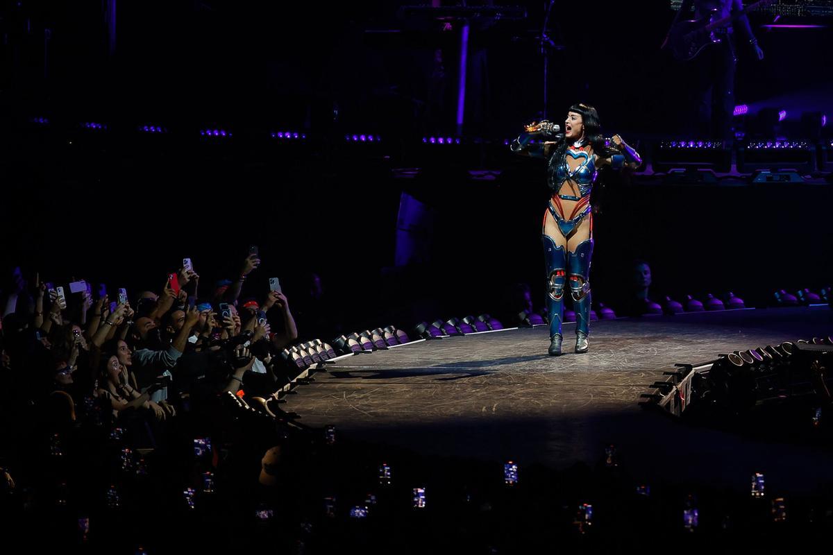 La cantante Katy Perry durante un concierto en el Palau Sant Jordi, a 9 de noviembre de 2025, en Barcelona, Catalunya (España). El concierto se engloba dentro de su gira The Lifetimes Tour.