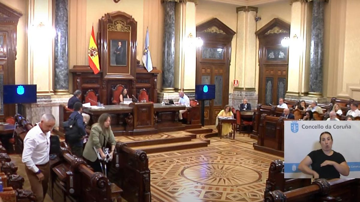 Pleno en A Coruña: así fue el momento en el que los concejales del PP abandonaron el salón de plenos