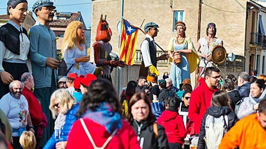 Llagostera acull la trobada de gegants «GiroEstany»