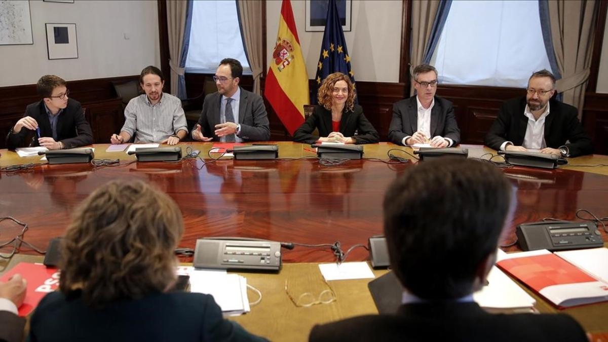Reunión de los equipos negociadores de PSOE, Podemos y Ciudadanos, en el Congreso de los Diputados.