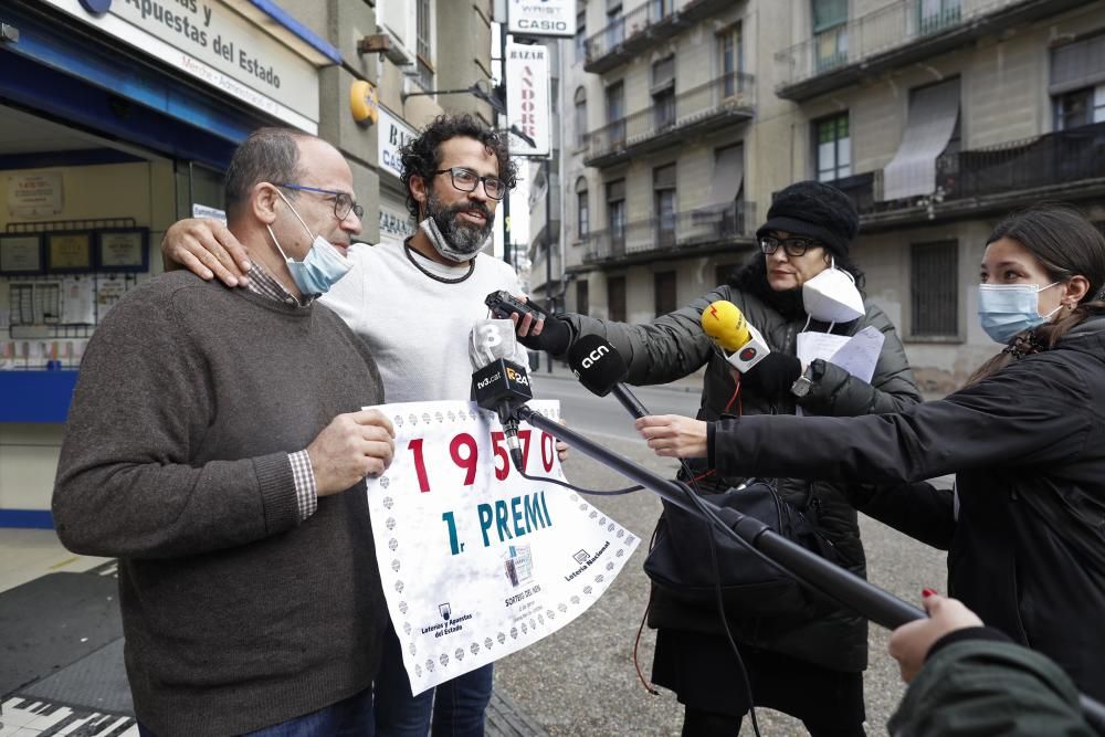 L'Administració Merche de Girona reparteix part del primer premi de la Loteria del Nen