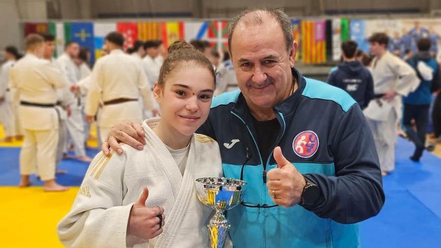Elena Bahamonde se clasifica para la fase final del Campeonato de España júnior
