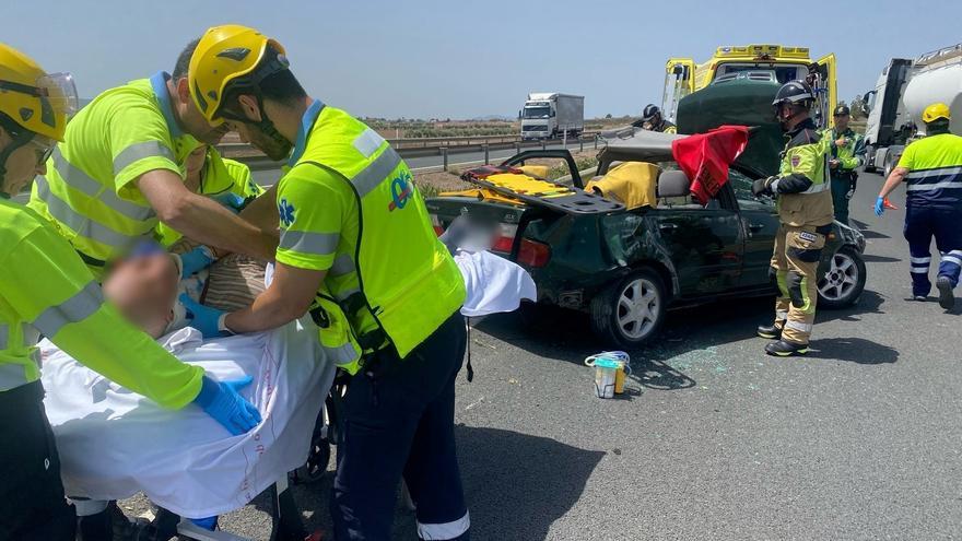 Dos heridos al chocar dos coches en la A-7 a su paso por Lorca