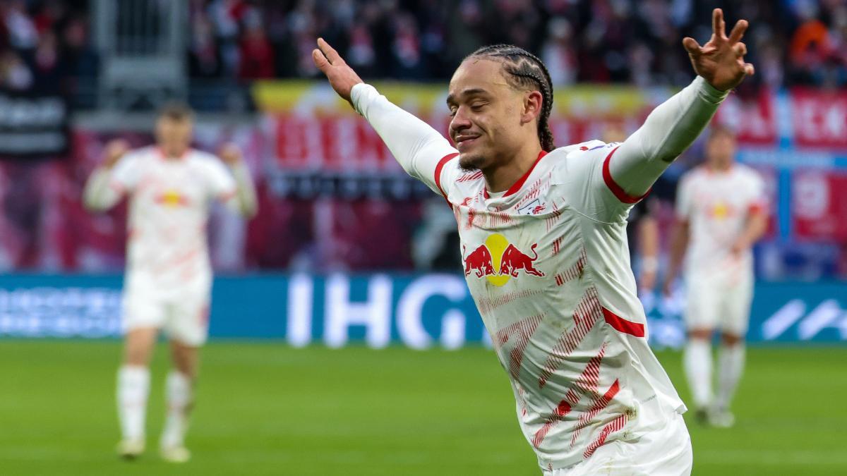 Xavi Simons, autor de un doblete contra el Werder Bremen