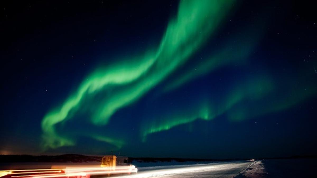 Una aurora boreal creada por la tormenta solar