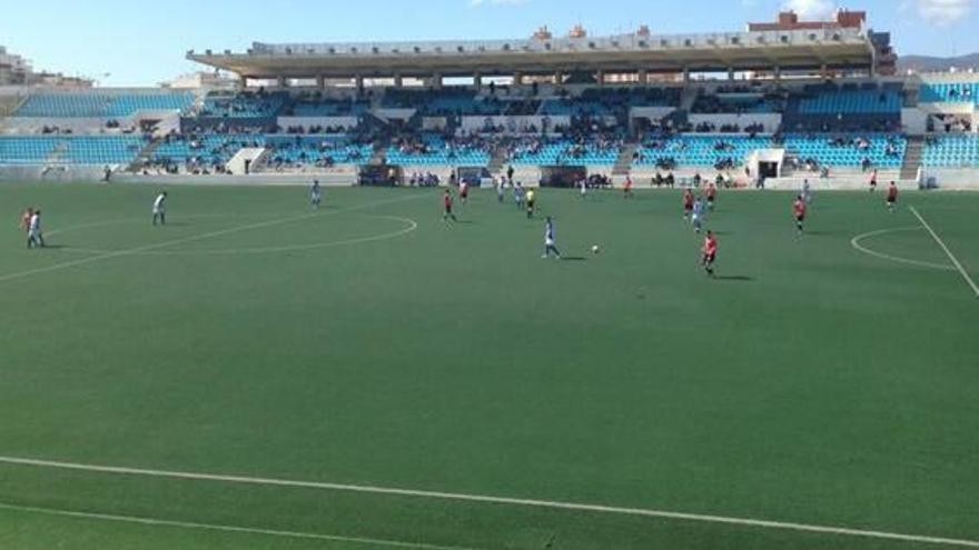 Imagen de archivo de la tribuna cubierta del Estadio Balear durante un partido del Atlético Baleares.