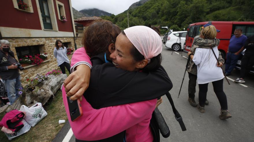 El relato de las dos montañeras perdidas en Caso que pasaron dos noches en el monte y sobrevivieron con moras y avellanas: &quot;Nos despistamos y cogimos una canal que no era&quot;