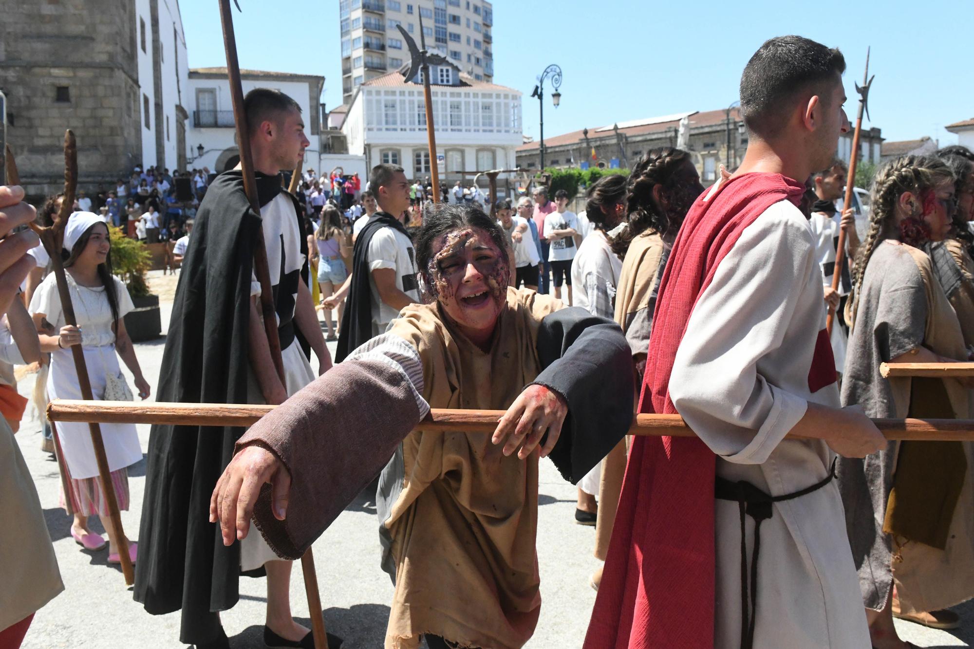 Betanzos cierra su Feira Franca Medieval con la expulsión de los leprosos