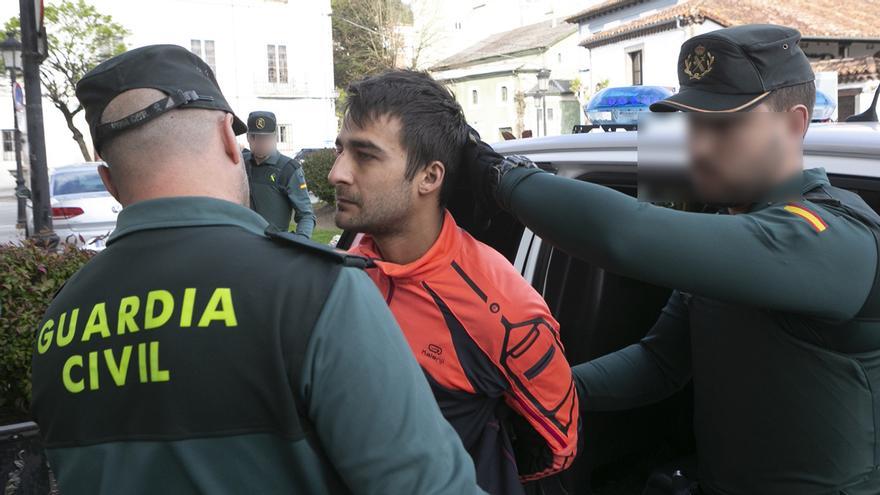 El hombre detenido por acabar con la vida del guardia civil en Pravia llega al juzgado: el abogado de la víctima solicita 38 años de prisión