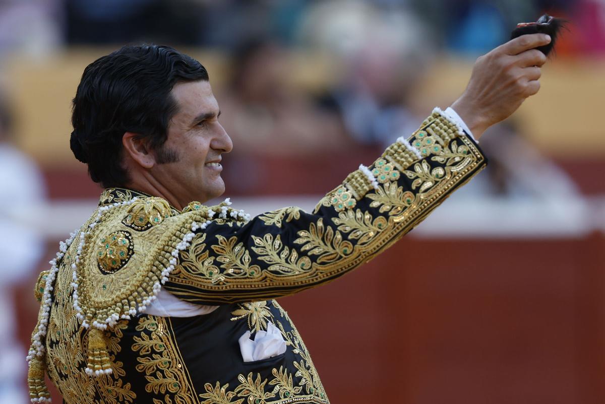 Las mejores imágenes de la corrida de toros de Marbella con Morante, Talavante y David de Miranda