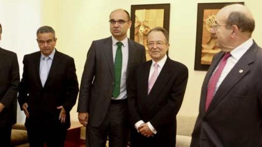 Los cinco rectores se dieron cita ayer en la sede universitaria de la UA en Alicante.