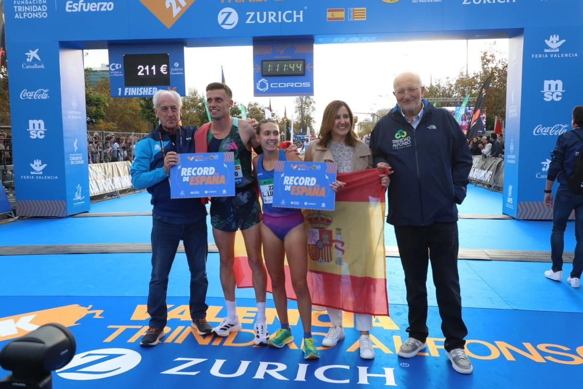 Juan Roig, Paco Borao y la alcaldesa María José Catalá felicitan a los plusmarquistas nacionales