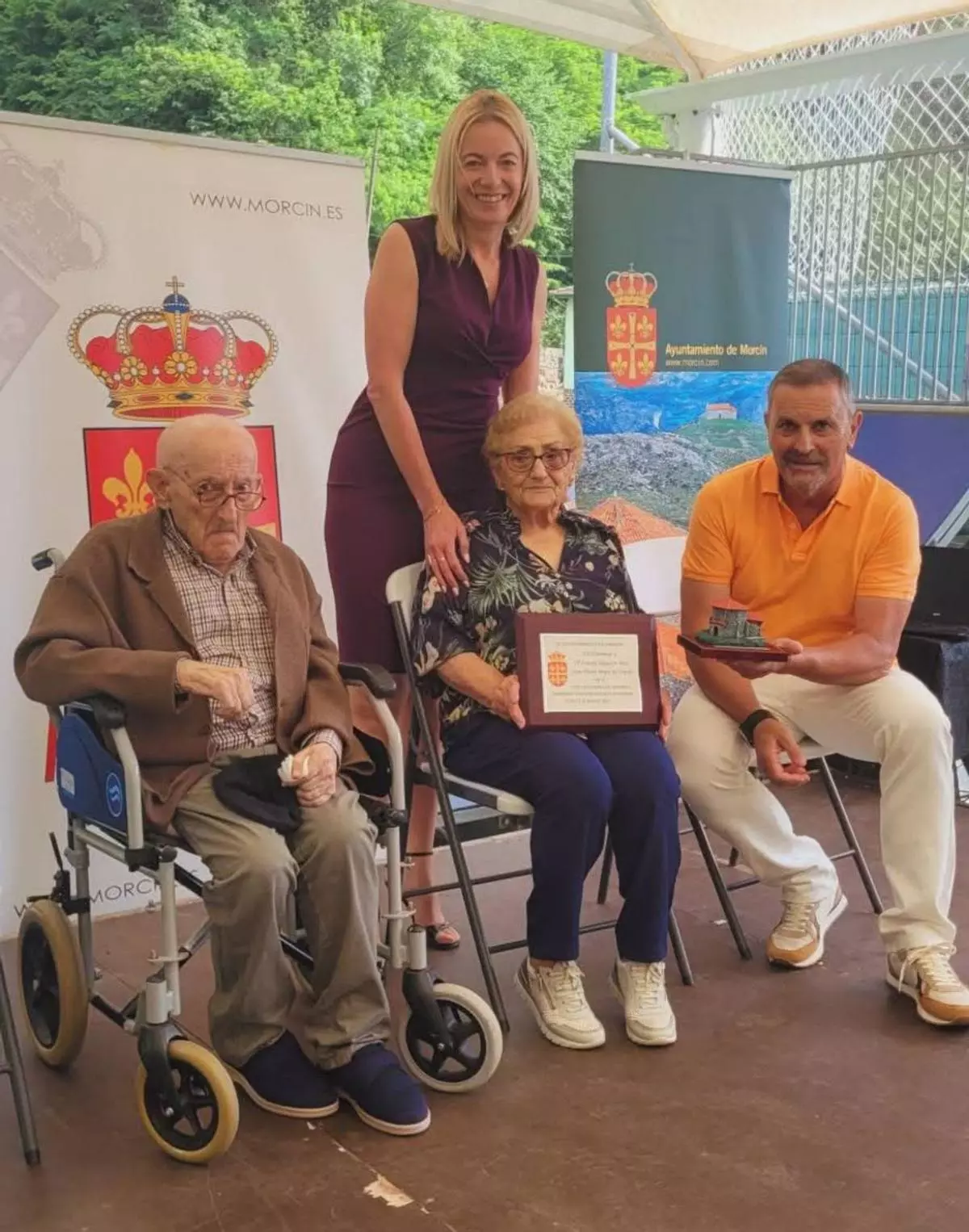 Morcín mima a sus bisabuelos
