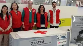 Voluntarios de Cruz Roja recogen juguetes este fin de semana en varios Carrefour de Córdoba