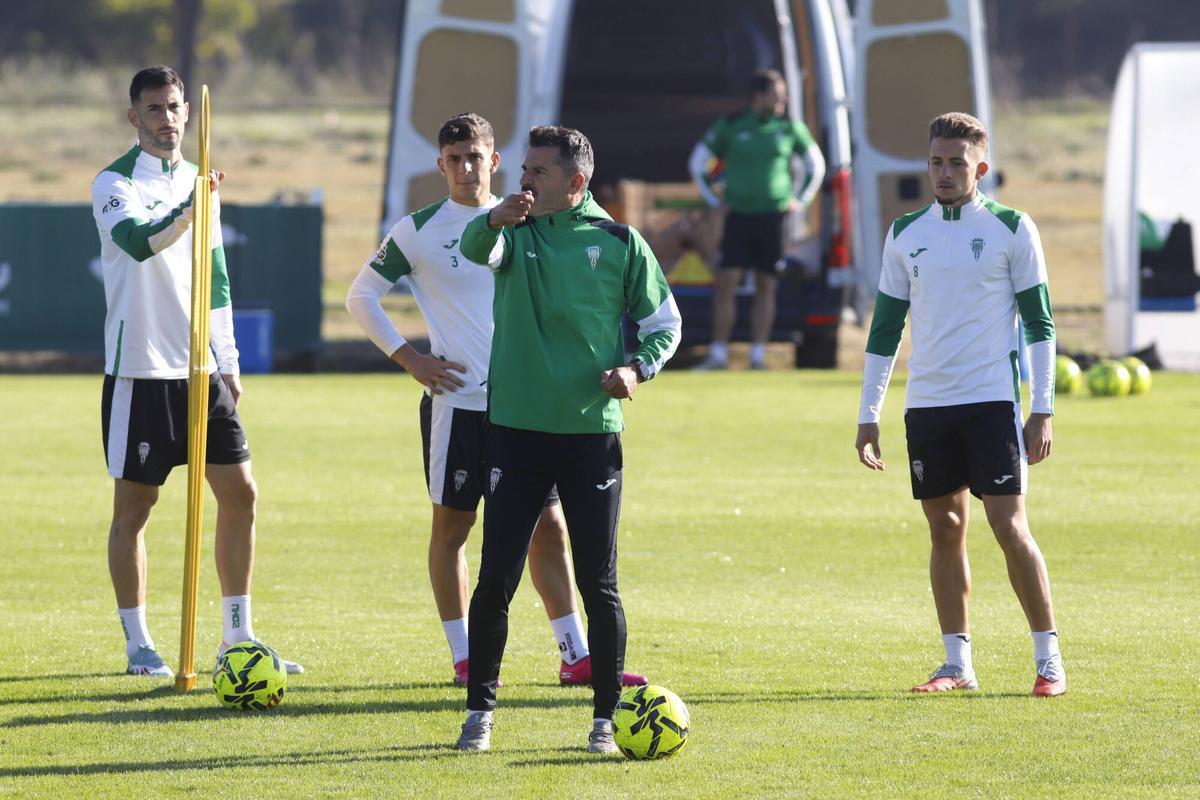 A.J.González&amp;amp;#xD;Córdoba&amp;amp;#xD;Entrenamiento CCF CF&amp;amp;#xD;Iván Ania Alcedo Isma Ruiz Albarrán&amp;amp;#xD