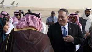 Mike Pompeo a su llegada al aeropuerto de Riad.