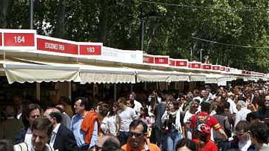 Aspecto ayer de la Feria del Libro.