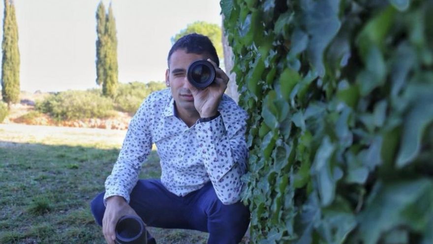 Basili Gironès exposa la seva visió del món de la sardana a l’Escala