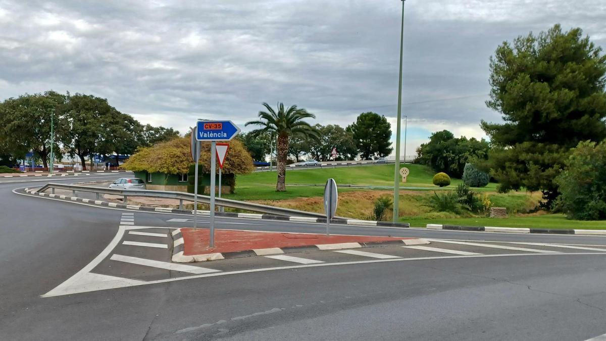 Rotonda de l'Eliana de salida hacia València y de llegada para entrar en el municipio.