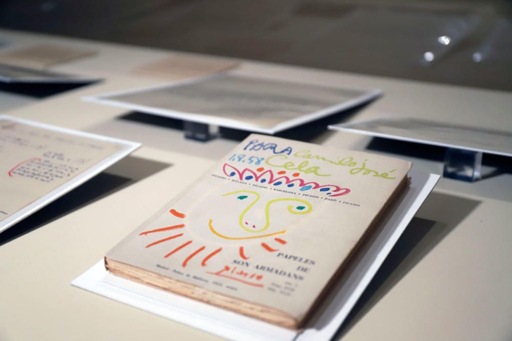 'Trozo de Piel. Cela-Picasso: pasiones compartidas' resume hasta el 31 de mayo la historia de amistad entre dos tótems de nuestra cultura a través de un centenar de documentos, ediciones y obras del artista.