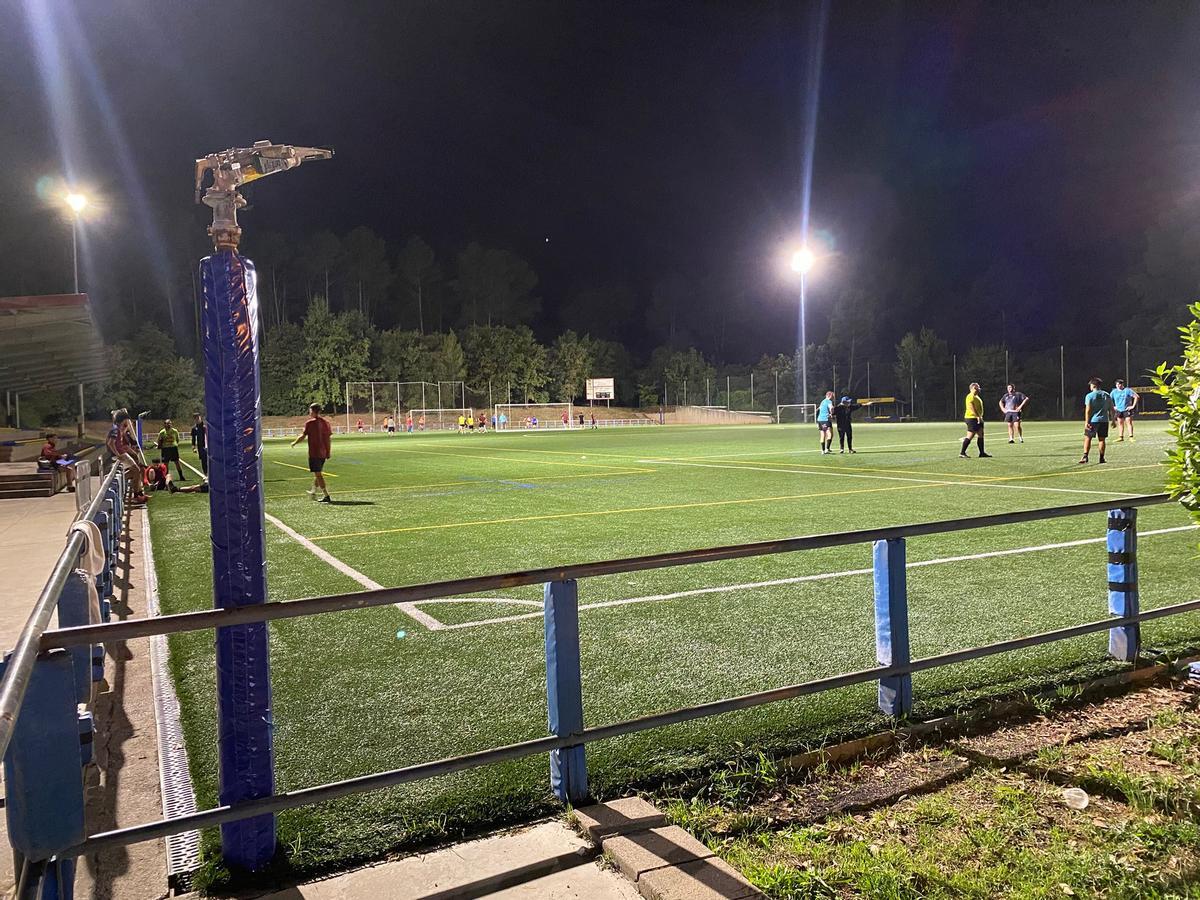 El amateur 'B' de la Penya Blaugrana Cervelló se prepara para su entrenamiento tras el partido ante Ronin FC