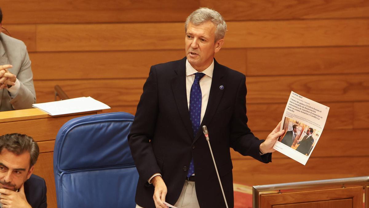 El presidente de la Xunta, Alfonso Rueda, este miércoles en el Parlamento