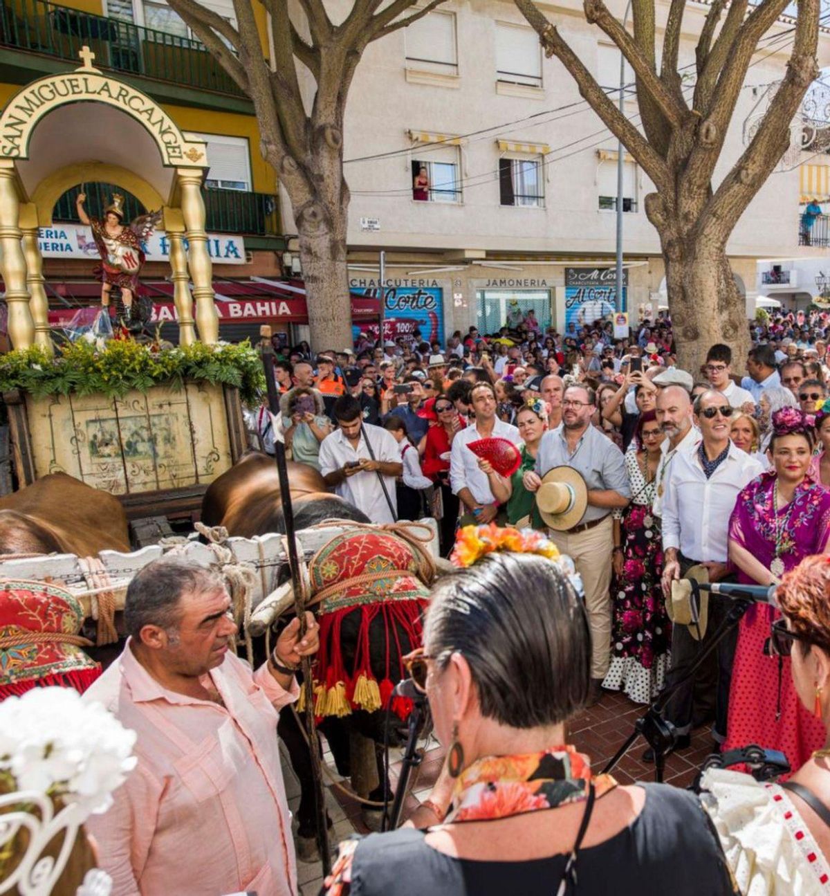 La alcaldesa Margarita del Cid asistió a la bendición del santo. | L.O.