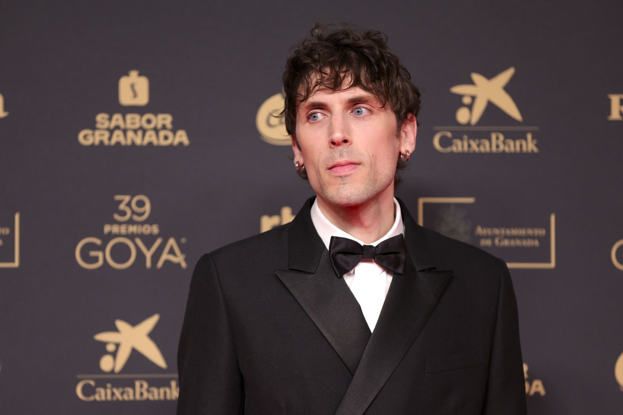 Cristalino poses for photographers upon arrival for the 39th Goya Awards in Granada, Spain, on Saturday, Feb. 8, 2025, in Granada. (AP Photo/Fermin Rodriguez). EDITORIAL USE ONLY/ONLY ITALY AND SPAIN