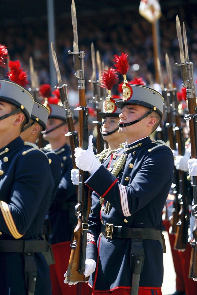 El rey entrega nuevos despachos en la Academia General Militar