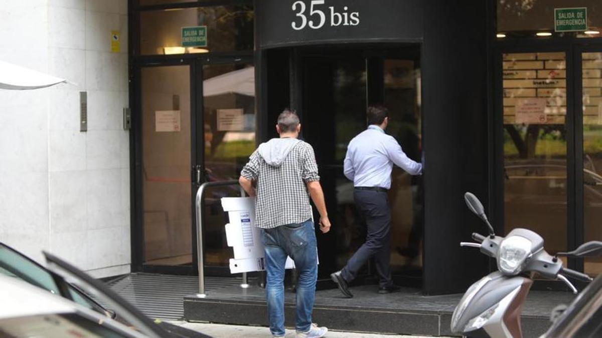 Registro en la sede de Acciona en la Alameda de València-