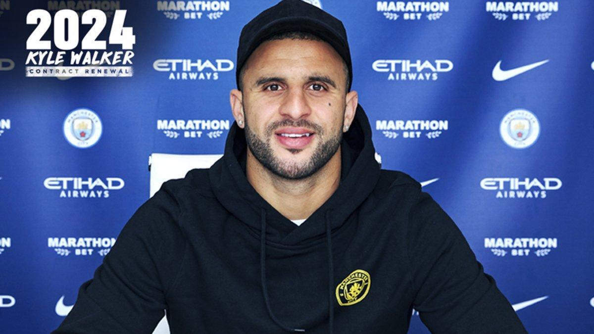 Kyle Walker, durante la firma de su nuevo contrato