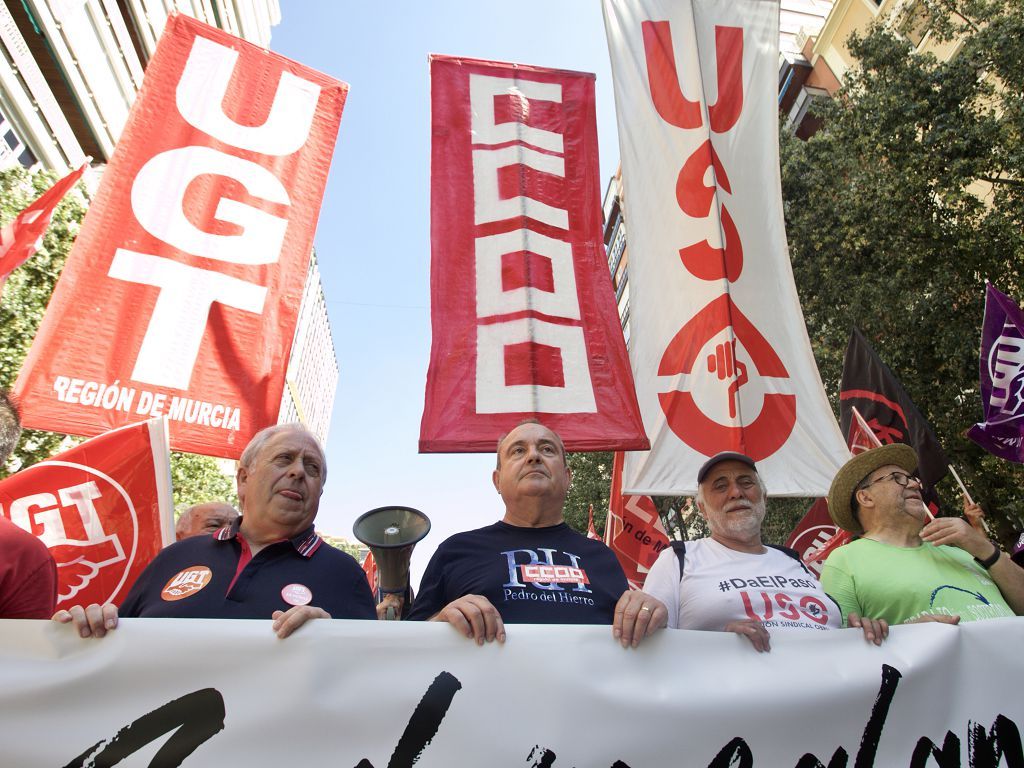 Las imágenes de la marcha del Primero de Mayo en Murcia