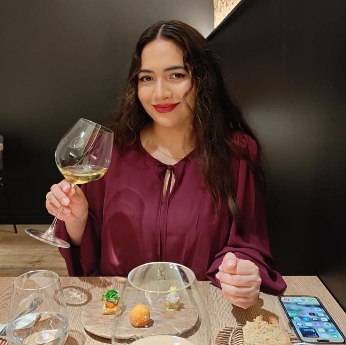 Mariana Ortellado aprovecha sus días libres para visitar bodegas y restaurantes con su pareja, que se dedica al mundo del vino
