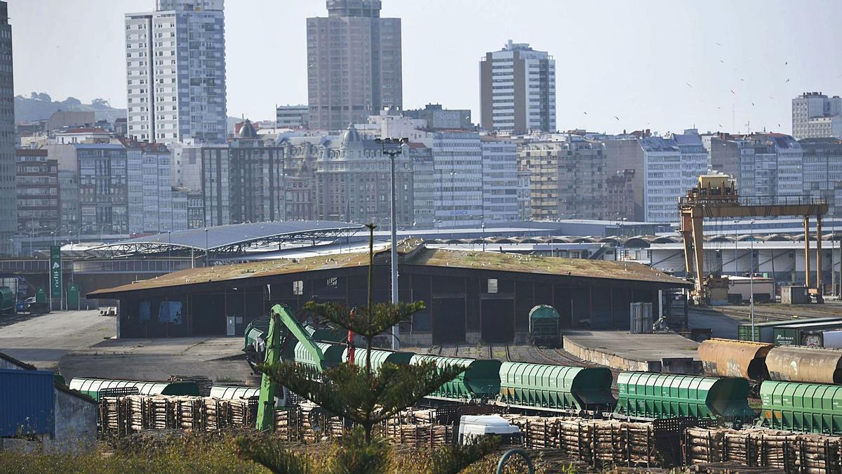 Vagones en la terminal ferroviaria de mercancías de San Diego.   | // CARLOS PARDELLAS