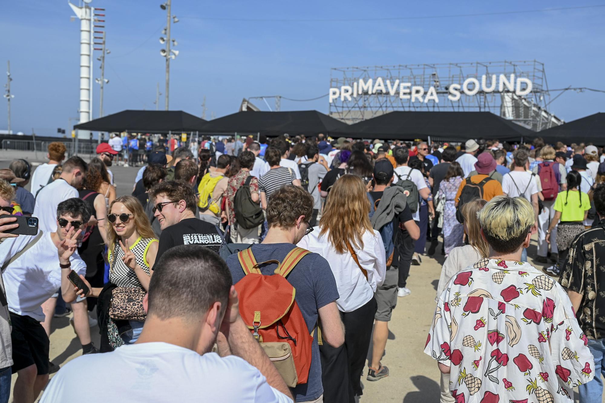 El público accediendo al festival Primavera Sound. Jordi Cotrina