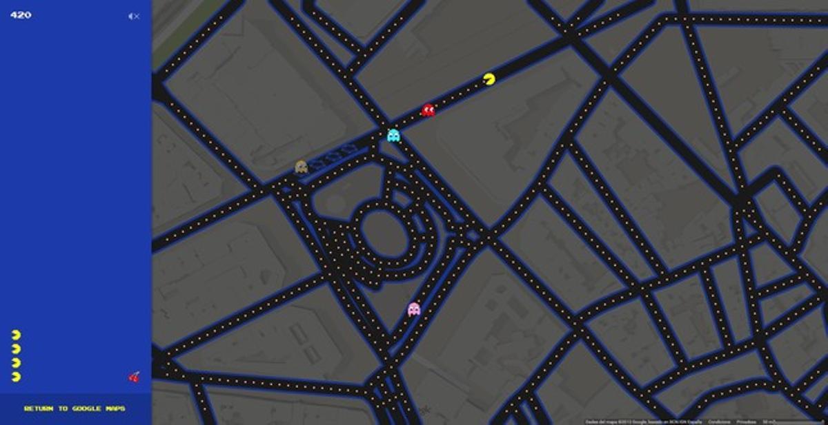Una partida del videojoc ’Pacman’ pels carrers del centre de Barcelona. Una partida del videojoc ’Pacman’ pels carrers del centre de Barcelona.