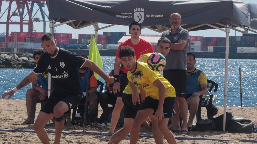 Arena, goles y espectáculo en A Concha