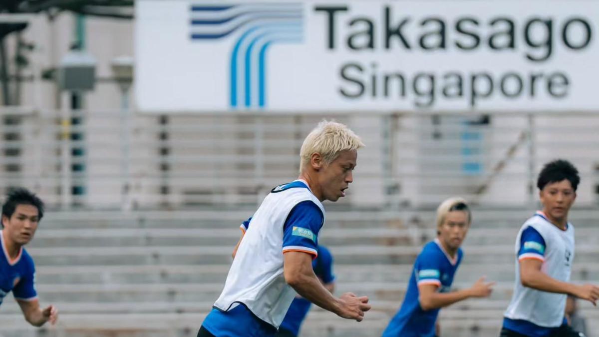 Keisuke Honda ya se entrena en Singapur