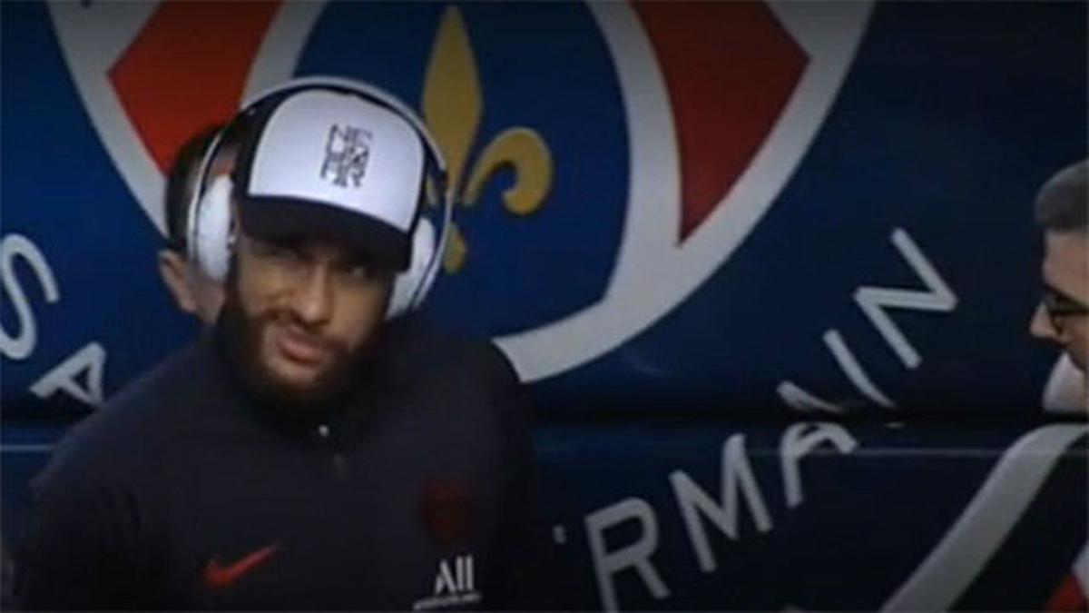 Neymar, recibido en Madrid con gritos de "¡Vete al Barça!"