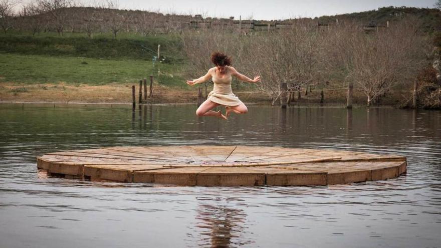 Mónica Cofiño, en la &quot;Ola flotante&quot;.