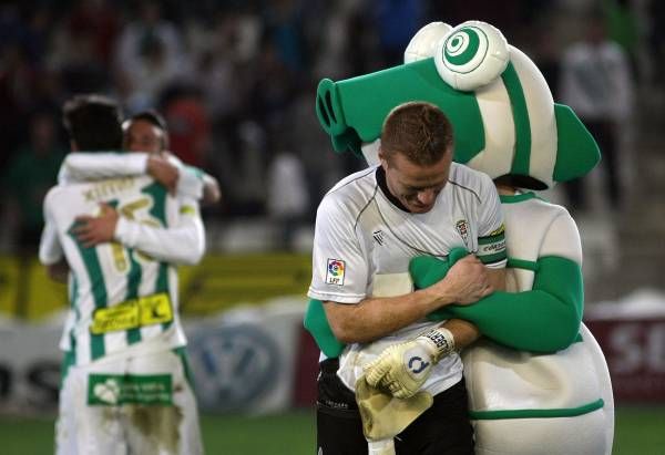 El Córdoba C.F. vence 3 a 1 al Huesca y duerme cuarto