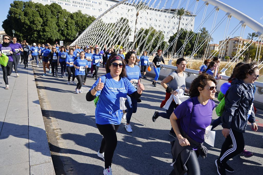 Imágenes del recorrido de la Carrera de la Mujer: avenida Pío Baroja y puente del Reina Sofía (I)