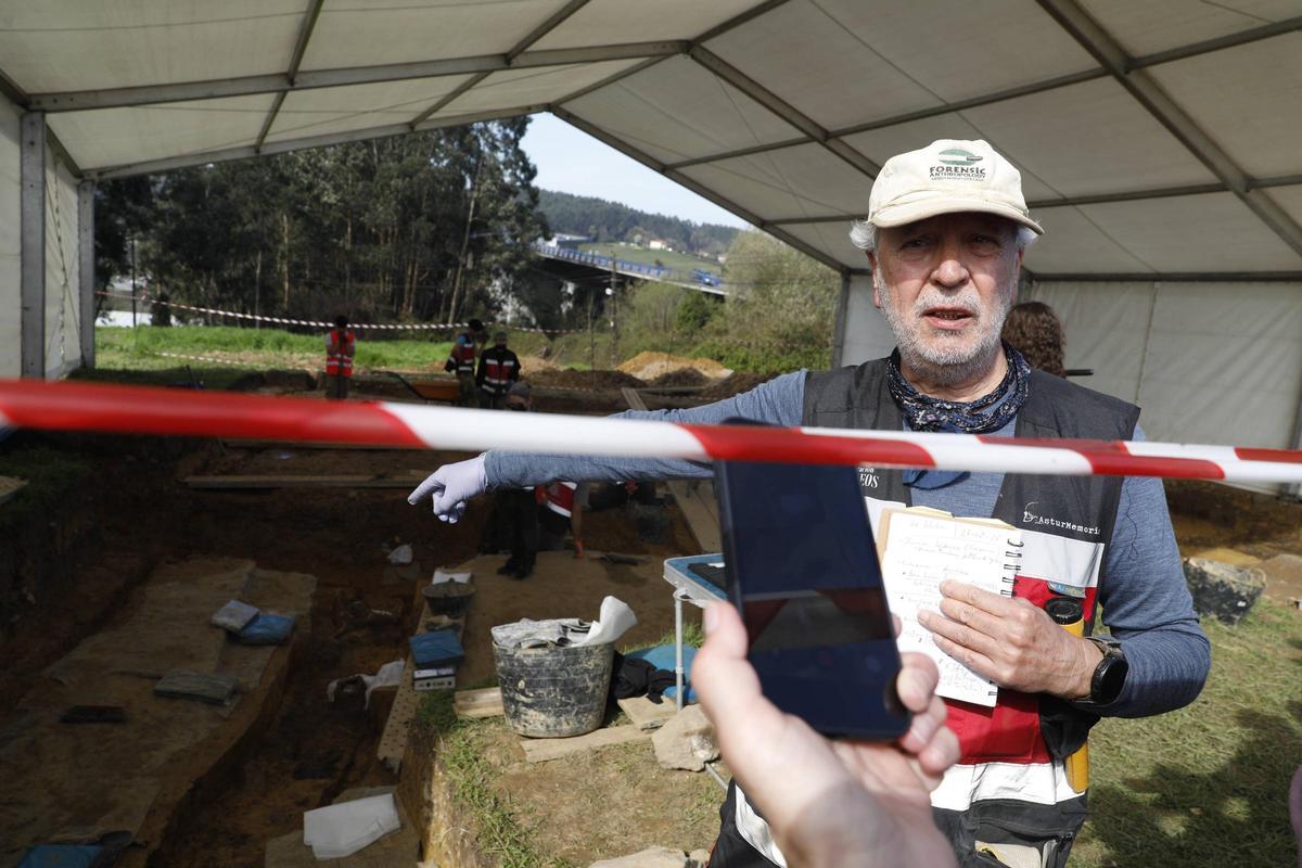 EN IMÁGENES: Hallan los restos de al menos seis víctimas en la fosa común de La Lloba